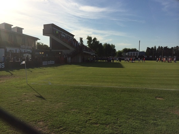 Estadio Guillermo Laza stadium image
