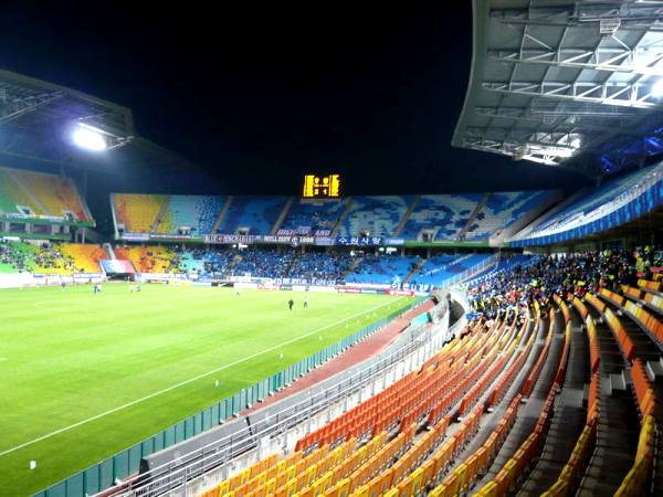 Suwon World Cup Stadium stadium image