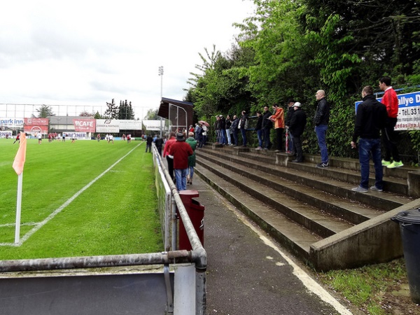 Terrain de Football Cents stadium image