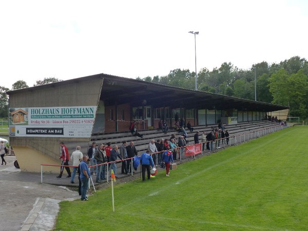 Kampfbahn Schwansbell Rasen stadium image